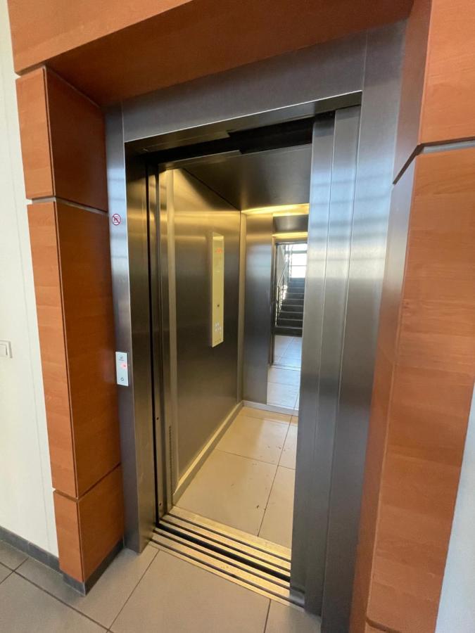 Gdynia Apartament 42 M Z Miejscem W Garazu Z Winda Blisko Centrum I Morza Bagian luar foto